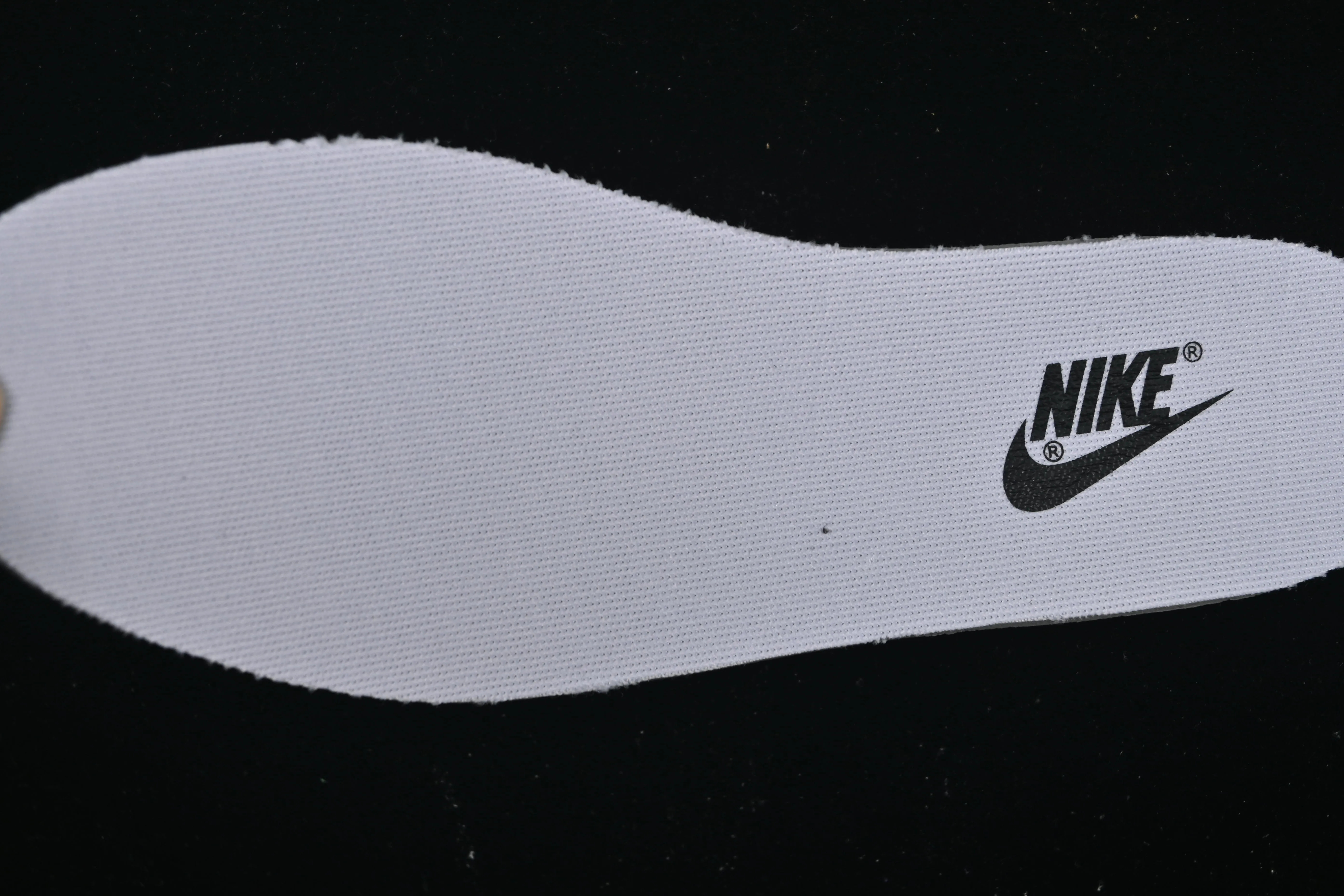 All Categories Nk SB Dunk Series Nk SB Dunk Low Low-top sneakers Nike SB Dunk Low White, black and pink color Low-top casual sneakers DD1391-100